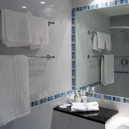 Smallwood House 4*