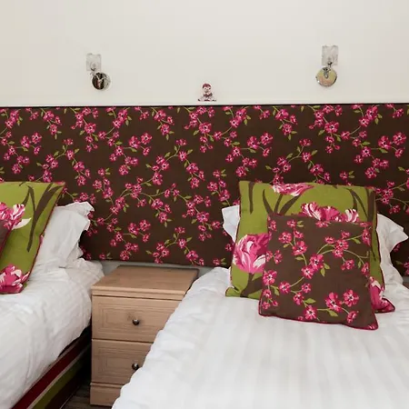 Smallwood House 4*